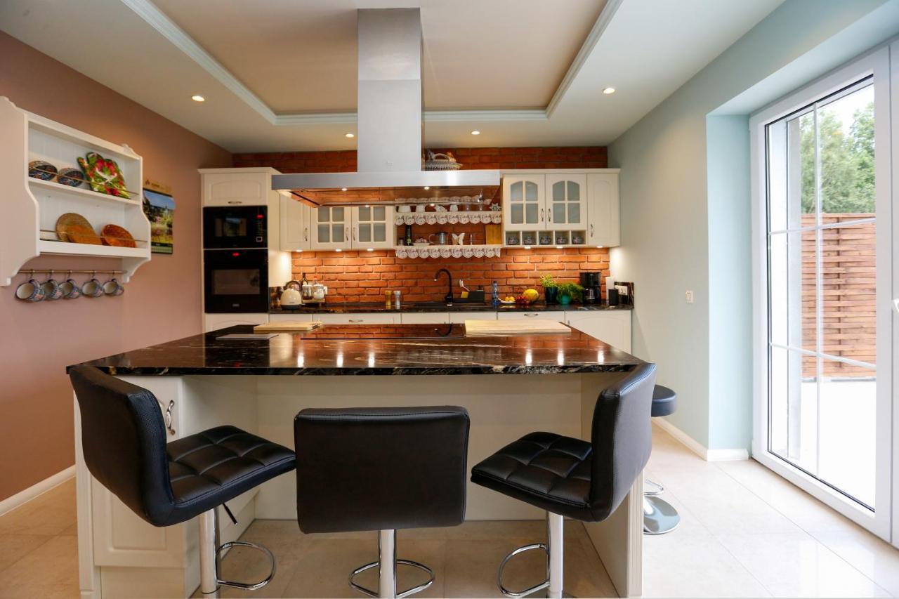 Iseroase House Deluxe Побєдна Екстер'єр фото